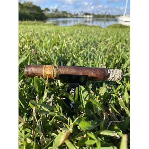 Nica Rustica El Brujito 6  * 52