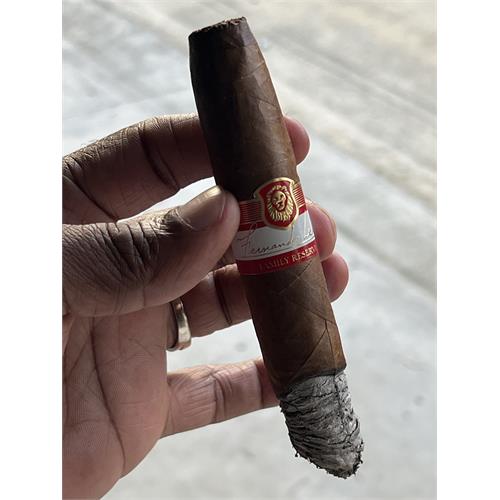 Fernando Leon Family Reserve Belicoso 6 1/4 * 52
