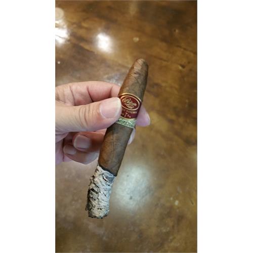 Padron Family Reserve No. 44 Natural 6  * 52