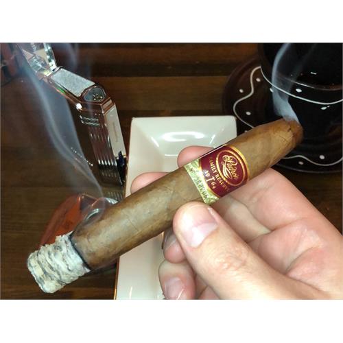 Padron Family Reserve No. 44 Natural 6  * 52