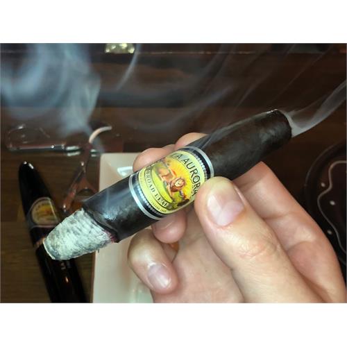 La Aurora Preferidos Treasure Box, 6-Cigar Sampler