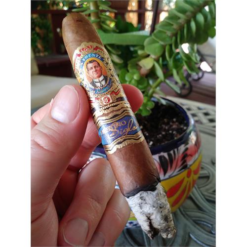 Don Arturo Destino al Siglo de Amor 5 1/4 * 52