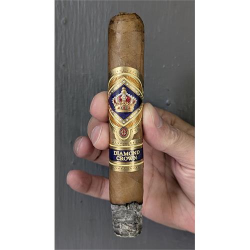 Diamond Crown Robusto No. 4 5 1/2 * 54