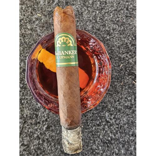 H. Upmann The Banker Currency 5 1/2 * 48