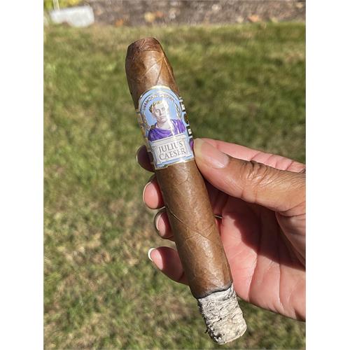 Diamond Crown Julius Caeser Pyramid 6 1/2 * 52