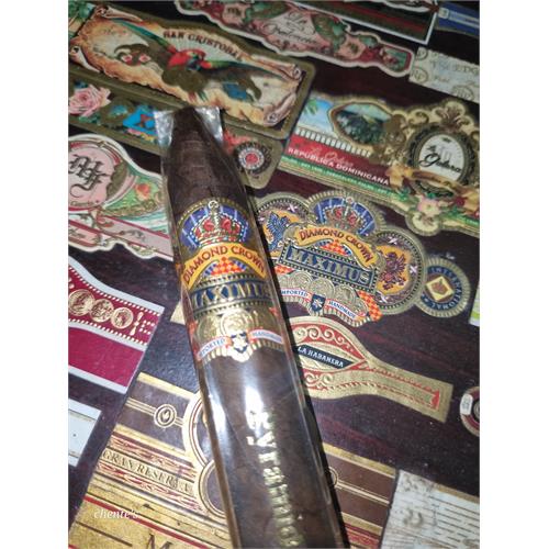 Diamond Crown Maximus Double Belicoso No. 10 6 3/4 * 54