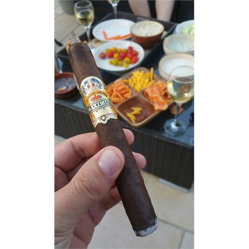 Diamond Crown Maximus Toro No. 4 6  * 50