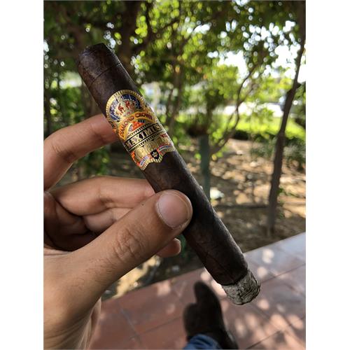 Diamond Crown Maximus Toro No. 4 6  * 50