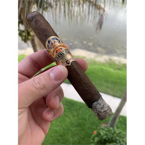 Diamond Crown Maximus Toro No. 4 6  * 50