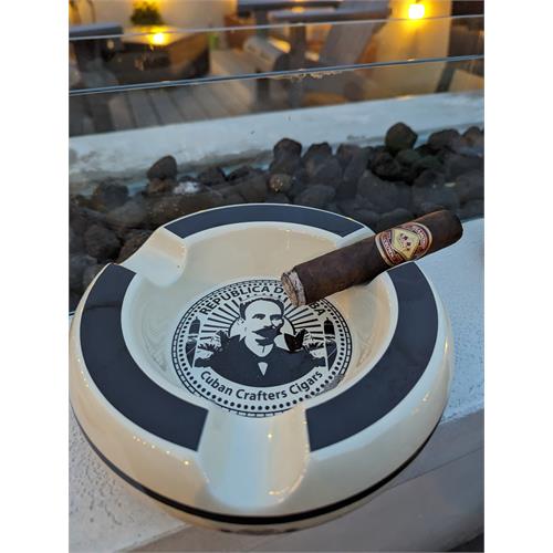 Diamond Crown Maduro Robusto No. 5 4 1/2 * 54