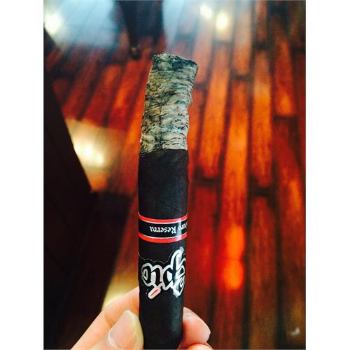Epic Maduro Reserva Robusto 5 1/2 * 52