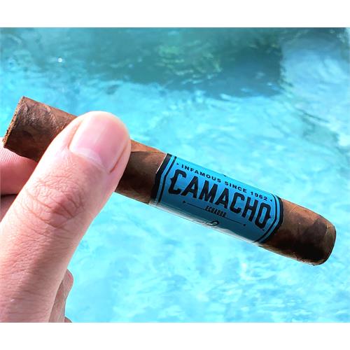 Camacho Ecuador Robusto 5  * 50