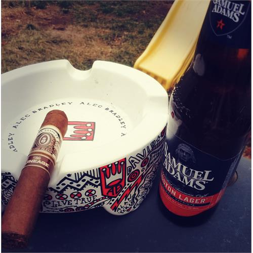 Alec Bradley Family Blend The Lineage Robusto 5 1/4 * 52