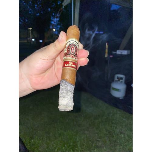 Alec Bradley Family Blend The Lineage Gordo 6  * 60
