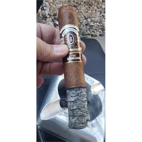Alec Bradley Family Blend The Lineage 770 7  * 70