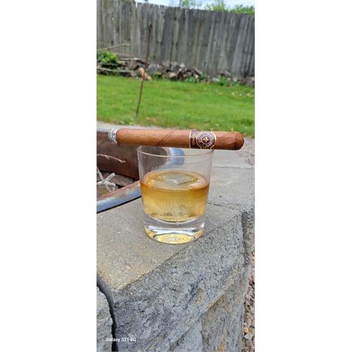 Montecristo Espada Guard 6  * 50