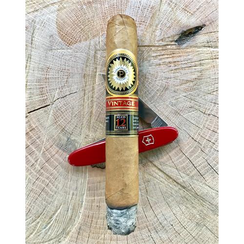 Perdomo Double Aged 12 Year Connecticut Epicure 6  * 56