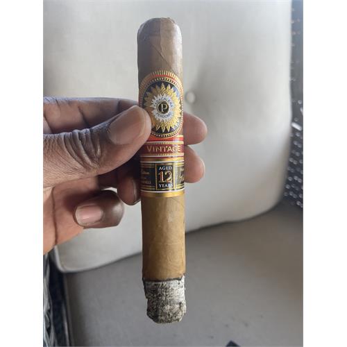 Perdomo Double Aged 12 Year Connecticut Epicure 6  * 56