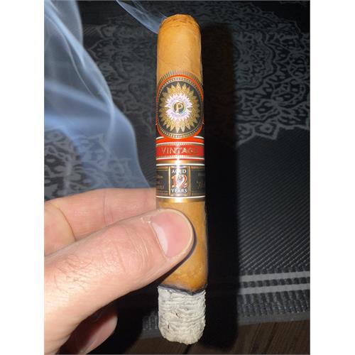 Perdomo Double Aged 12 Year Connecticut Epicure 6  * 56