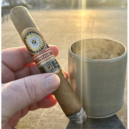 Perdomo Double Aged 12 Year Connecticut Epicure 6  * 56