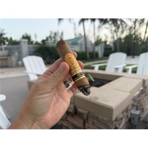 Perdomo Reserve Champagne Super Toro 6  * 60