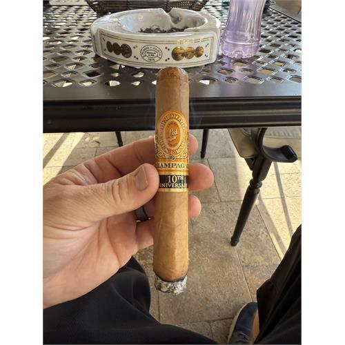 Perdomo Reserve Champagne Super Toro 6  * 60