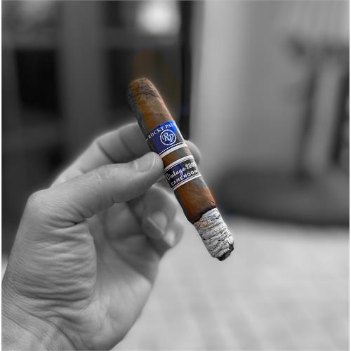 Rocky Patel Vintage 2003 Robusto 5 1/2 * 50