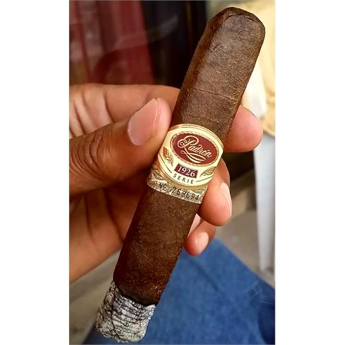 Padron 1926 Serie No. 6 Maduro 4 3/4 * 50