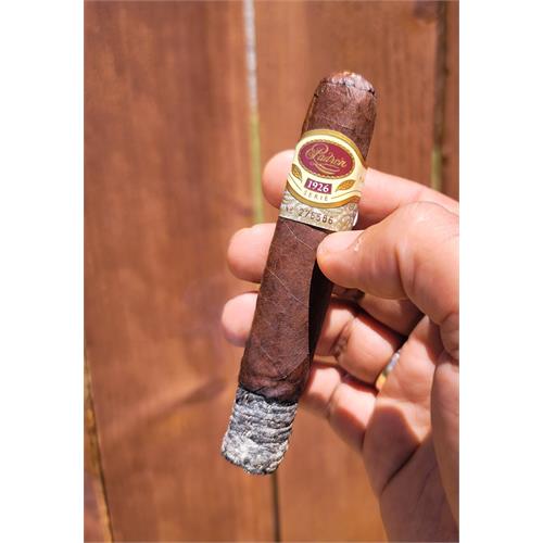 Padron 1926 Serie No. 6 Maduro 4 3/4 * 50