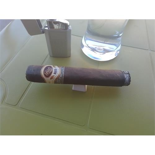 Padron 1926 Serie No. 6 Maduro 4 3/4 * 50