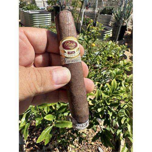 Padron 1926 Serie No. 6 Maduro 4 3/4 * 50