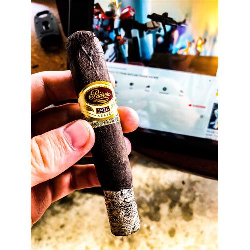 Padron 1926 Serie No. 6 Maduro 4 3/4 * 50