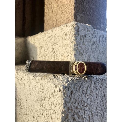 Padron 1926 Serie No. 6 Maduro 4 3/4 * 50