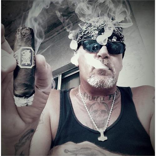 Liga Undercrown Maduro Flying Pig 4  * 60