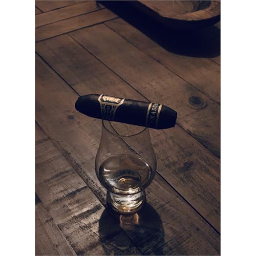 Liga Undercrown Maduro Flying Pig 4  * 60