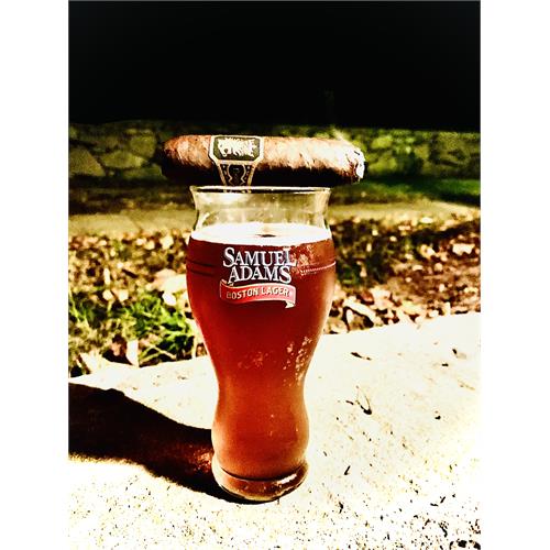 Liga Undercrown Maduro Flying Pig 4  * 60