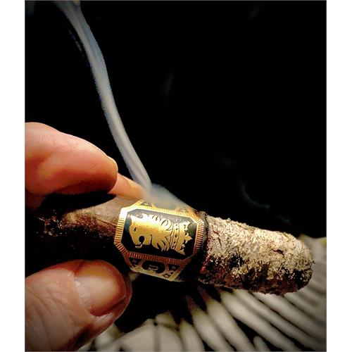 Liga Undercrown Maduro Flying Pig 4  * 60