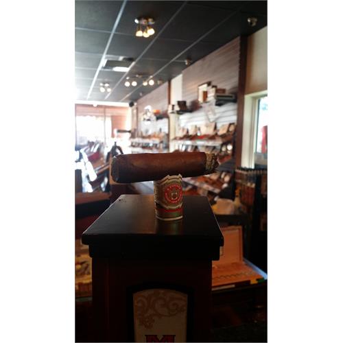 Arturo Fuente Rosado Sungrown Magnum R 44 4  7/8 * 47