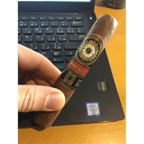 Perdomo Double Aged 12 Year Sun Grown Robusto 5  * 56