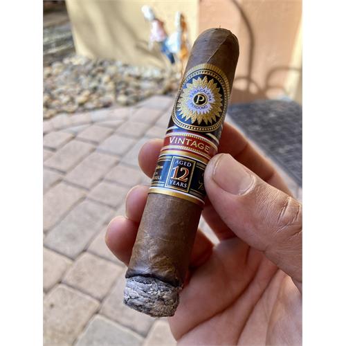 Perdomo Double Aged 12 Year Sun Grown Robusto 5  * 56