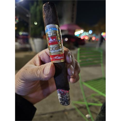 EP Carrillo La Historia Dona Elena 6 1/8 * 50