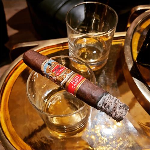 EP Carrillo La Historia El Senador 5 3/8 * 52