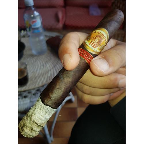 La Aurora 107 Maduro Gran Toro 6  * 58