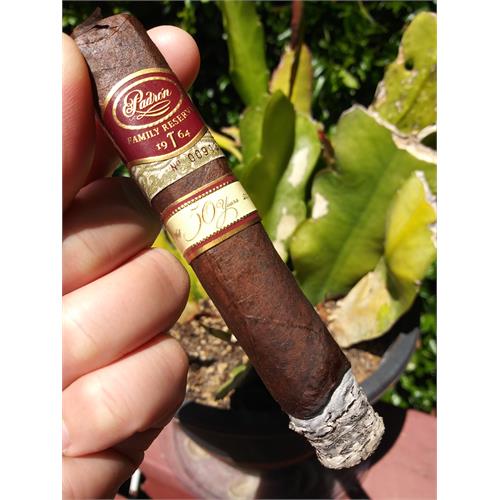 Padron Family Reserve No. 50 Maduro 5  * 54
