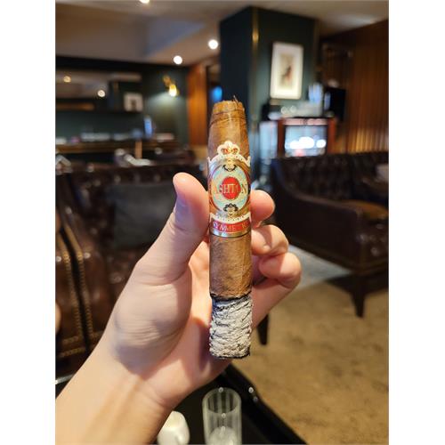 Ashton Symmetry Belicoso 5 1/4 * 52