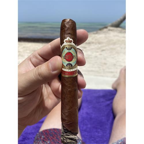 Ashton Symmetry Prestige 6 3/4 * 49