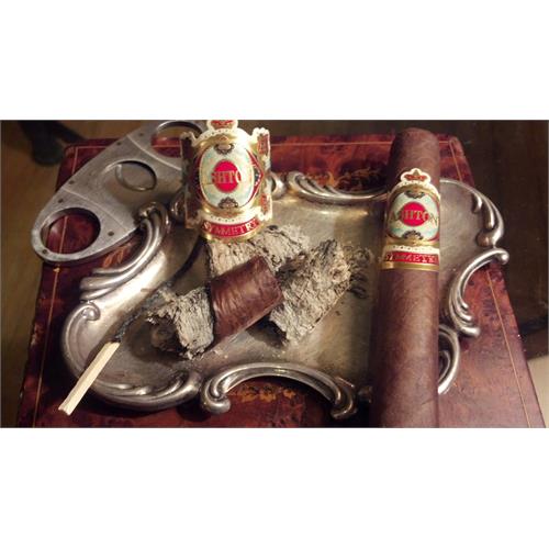 Ashton Symmetry Robusto 5  * 50