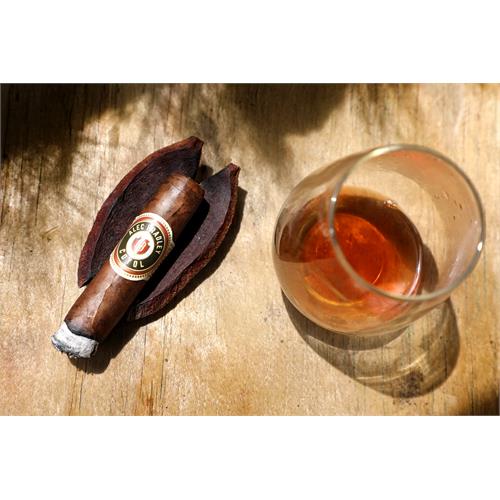 Alec Bradley Coyol Robusto 5  * 52