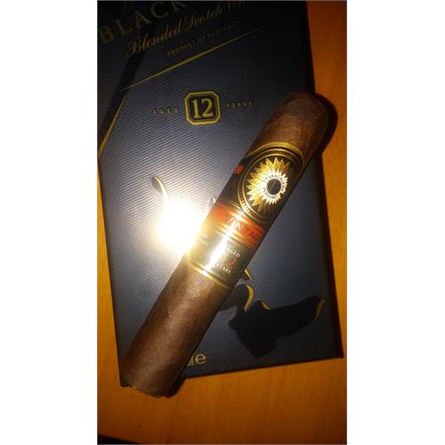 Perdomo Double Aged 12 Year Maduro Robusto 5  * 56