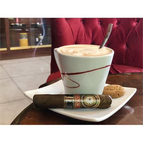 Perdomo Double Aged 12 Year Maduro Robusto 5  * 56